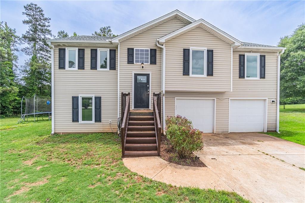 322 Royal Oaks Dr., Winder, GA 30680