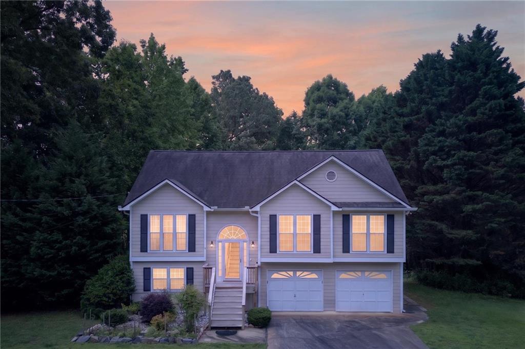 115 Valor Ridge Dr., Dallas, GA 30132