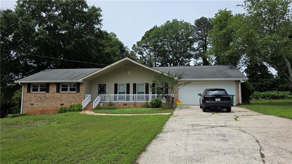 5201 Vivid Dr., Stone Mountain, GA 30087