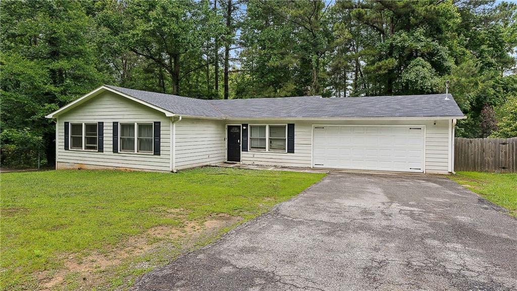 1822 Slate Rd., Ellenwood, GA 30294
