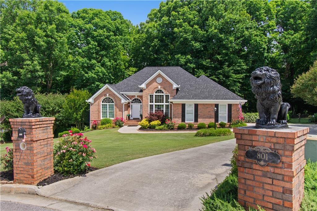 801 Ivy Ridge Dr., Loganville, GA 30052