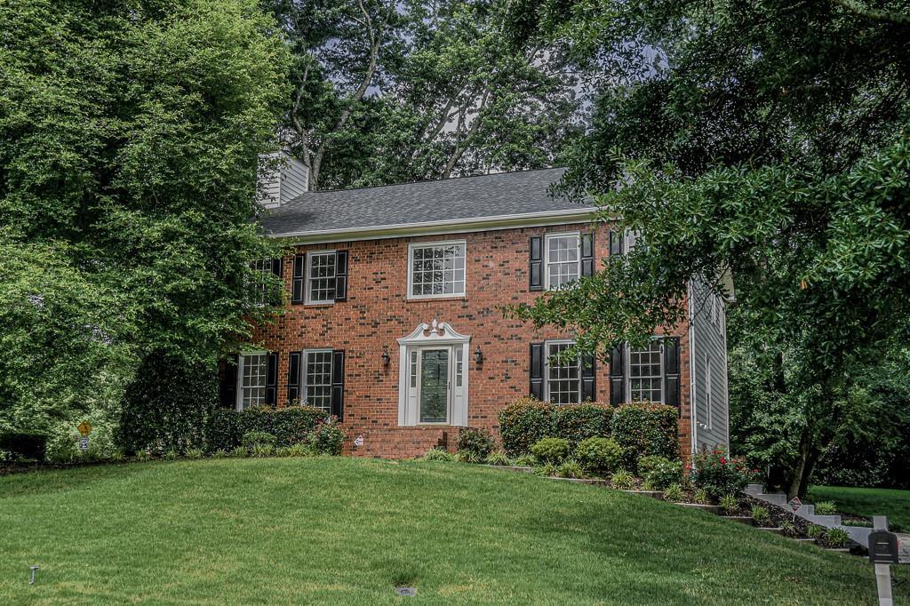 2451 Meadowglen Tr., Snellville, GA 30078