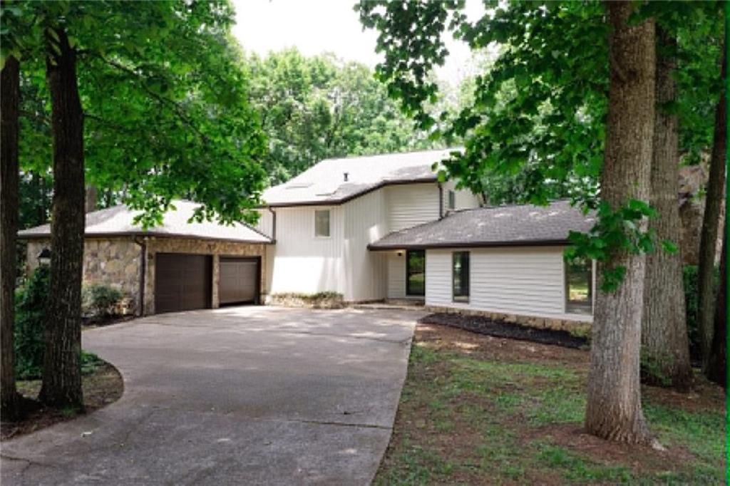 125 Saddle Creek Ct., Roswell, GA 30076