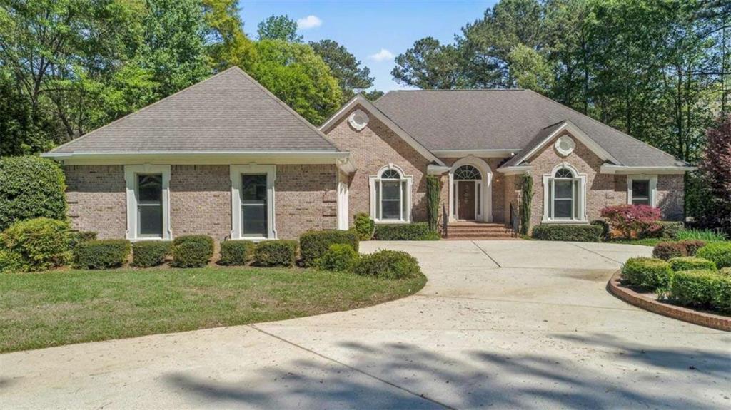 220 Allie Dr., Mcdonough, GA 30252