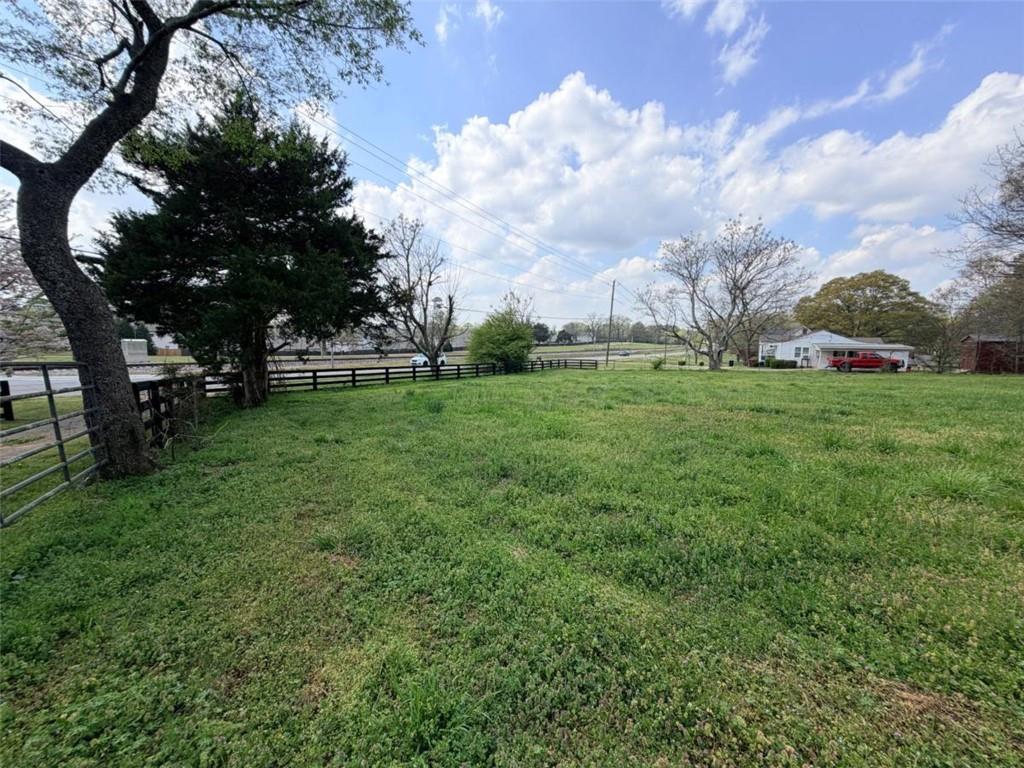 662 Old Gainesville Hwy, Pendergrass, GA 30567