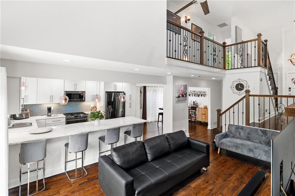 235 Leeward Ln., Roswell, GA 30076