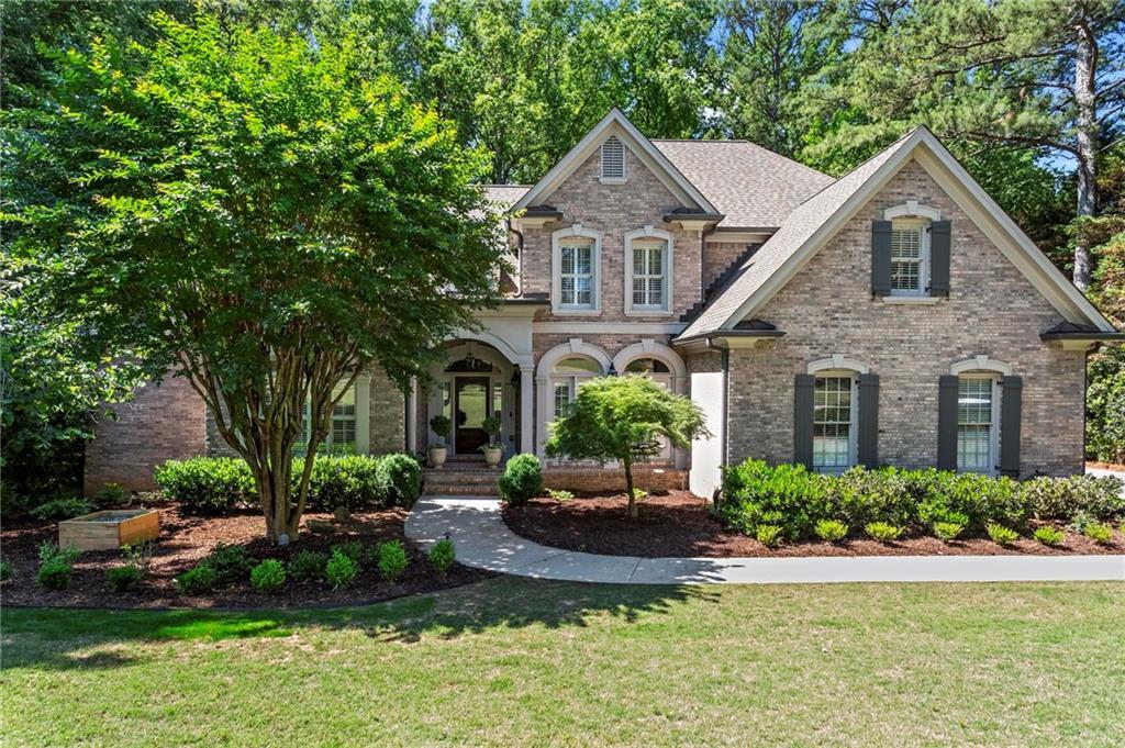 711 Hallbrook Ct., Alpharetta, GA 30004