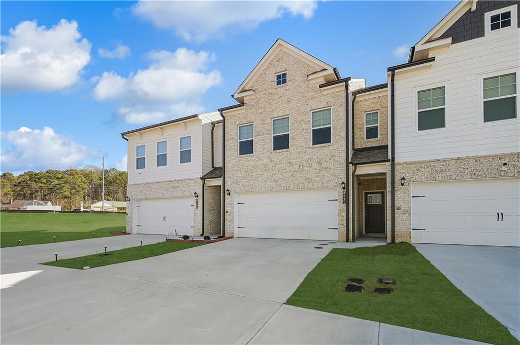 8110 Tiger Way, Riverdale, GA 30296
