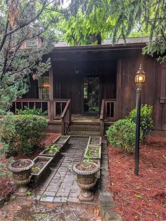94 Yonah St., Helen, GA 30545