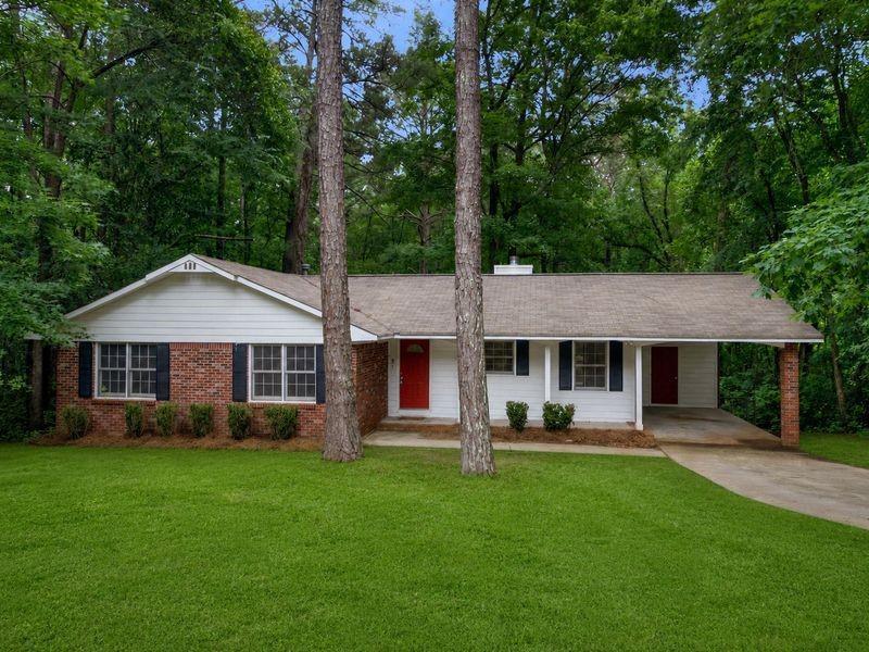 260 Pinehurst Dr., Stockbridge, GA 30281