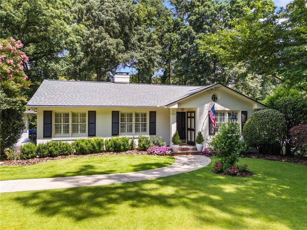 1556 Walthall Ct., Atlanta, GA 30318