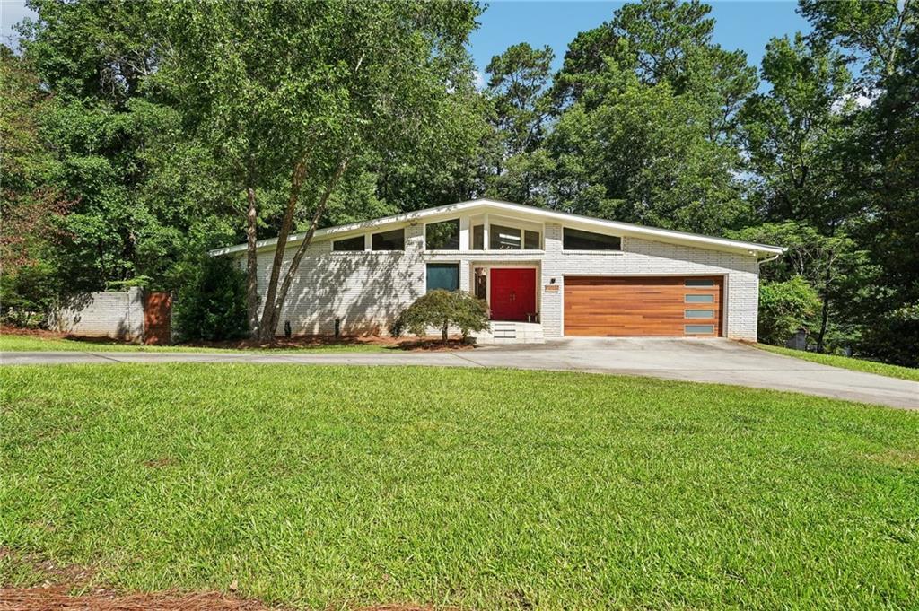2018 Glacier Dr., Stone Mountain, GA 30087