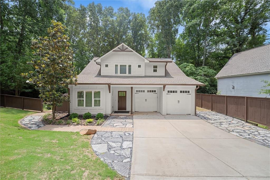 7135 Haw Creek Pl., Gainesville, GA 30506