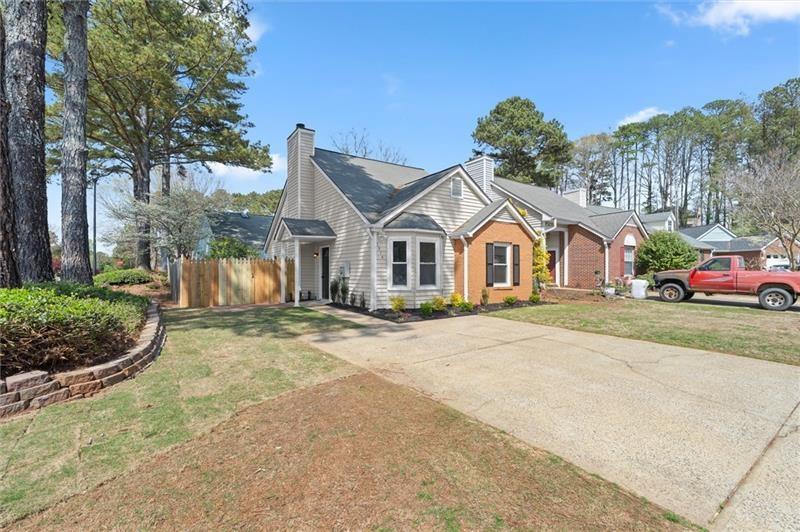 1914 Brittania Cir., Woodstock, GA 30188