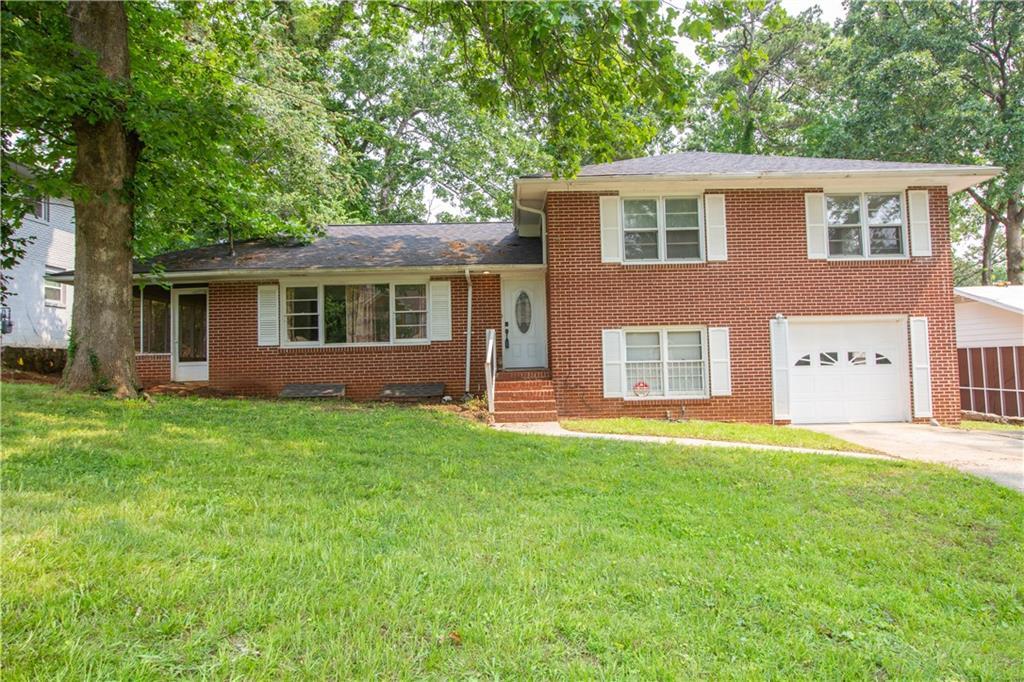 1558 Boulderwoods Dr., Atlanta, GA 30316
