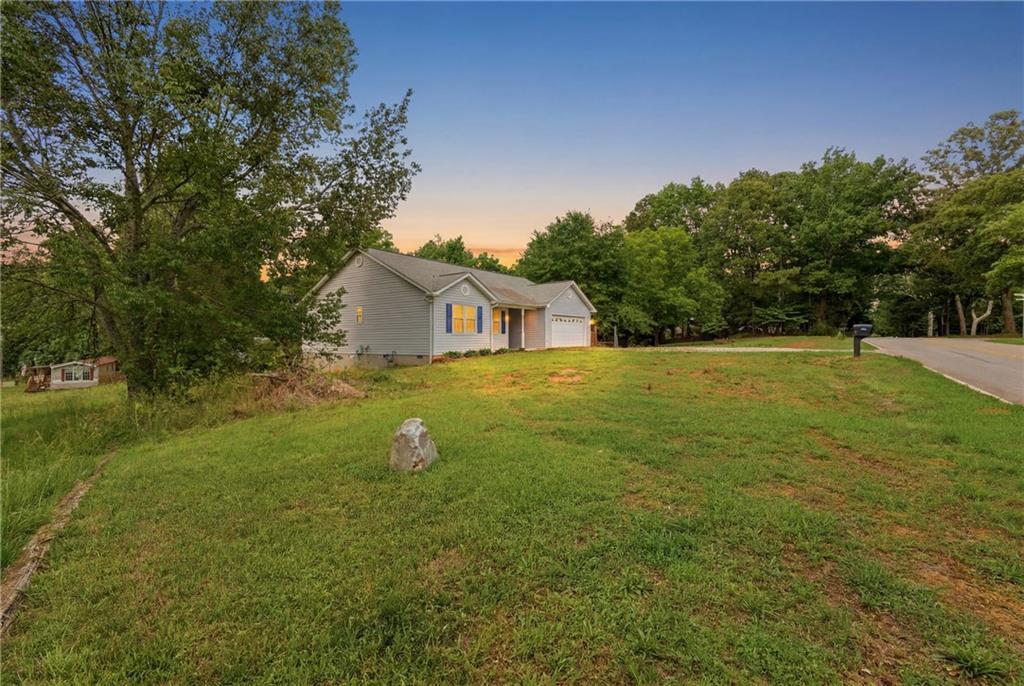 5204 Bogus Rd., Gainesville, GA 30506