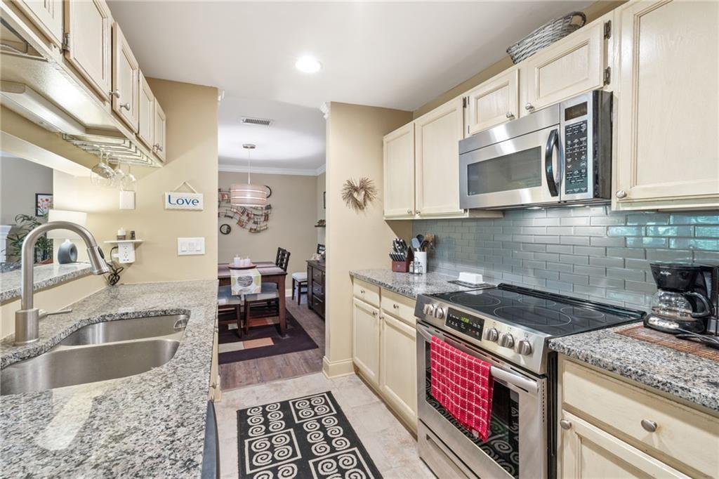 123 Warm Springs Cir., Roswell, GA 30075