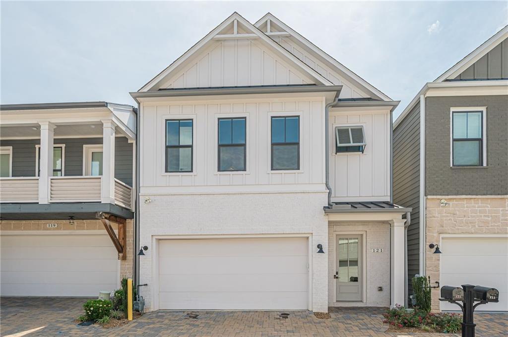 121 Village Green Ave., Woodstock, GA 30189