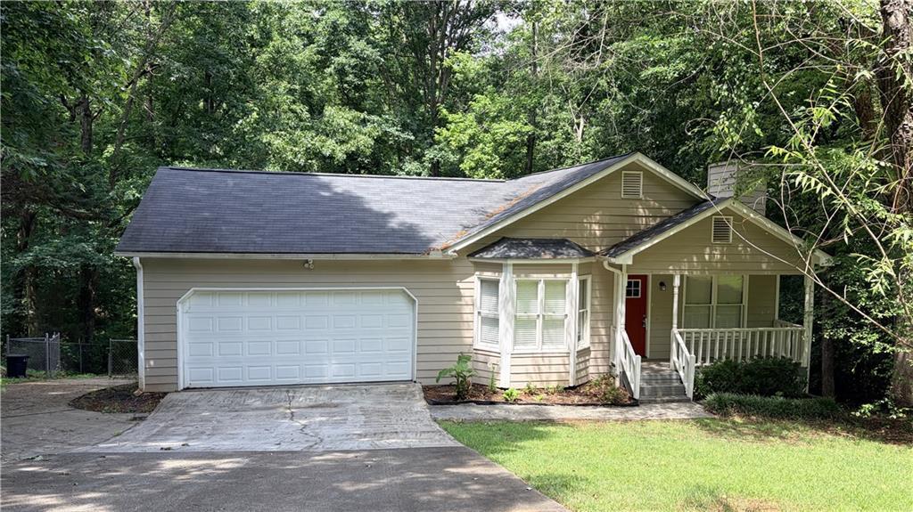 1535 Oakhill Dr., Auburn, GA 30011