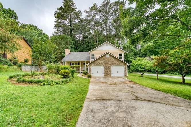 4937 Muirwood Dr., Powder Springs, GA 30127