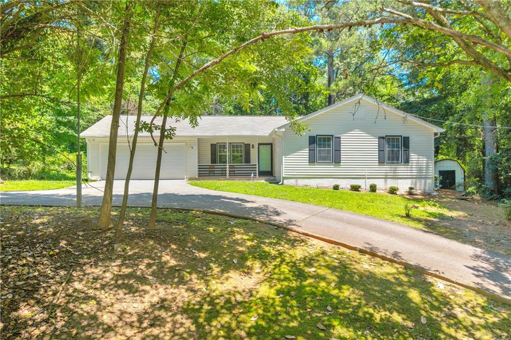 3992 Wrexham Dr., Snellville, GA 30039