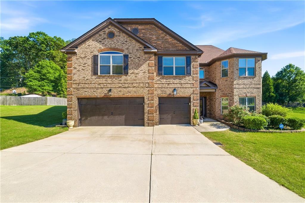 5908 Cliftondale Dr., Atlanta, GA 30349