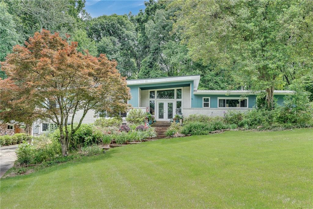 588 Kenilworth Cir., Stone Mountain, GA 30083