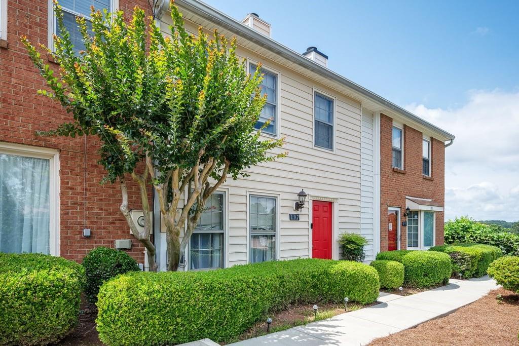 197 High Creek Dr., Roswell, GA 30076