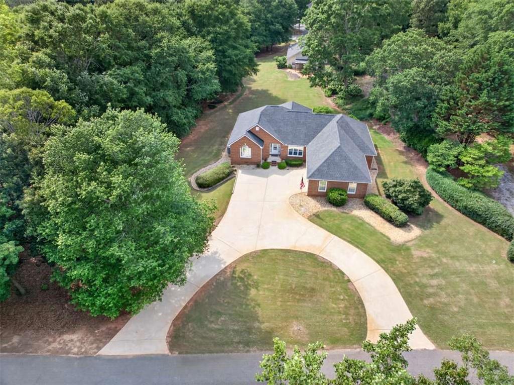301 Oak Ridge Dr., Maysville, GA 30558