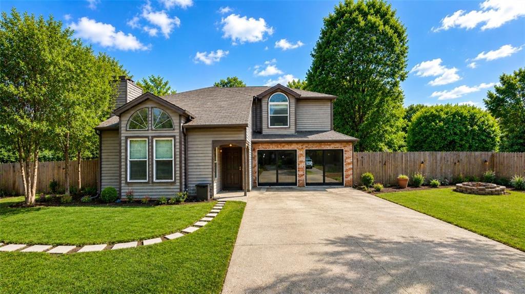 2155 Towne Manor Dr., Kennesaw, GA 30144