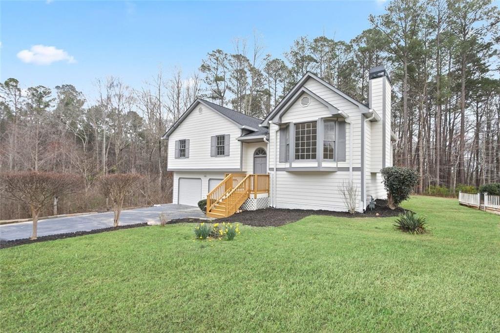 700 Ladora Dr., Dallas, GA 30157