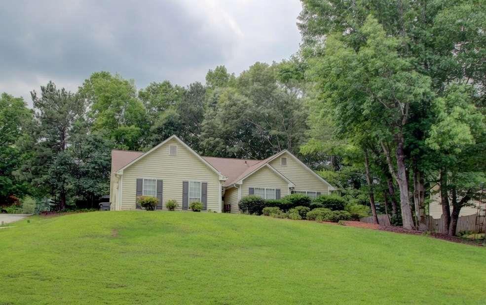 195 Manor Oak Dr., Covington, GA 30014