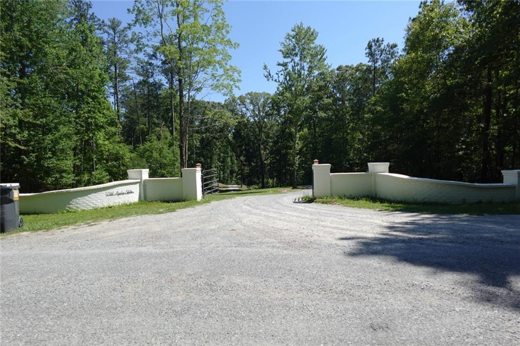 16 Vineyard Rd., Dallas, GA 30132