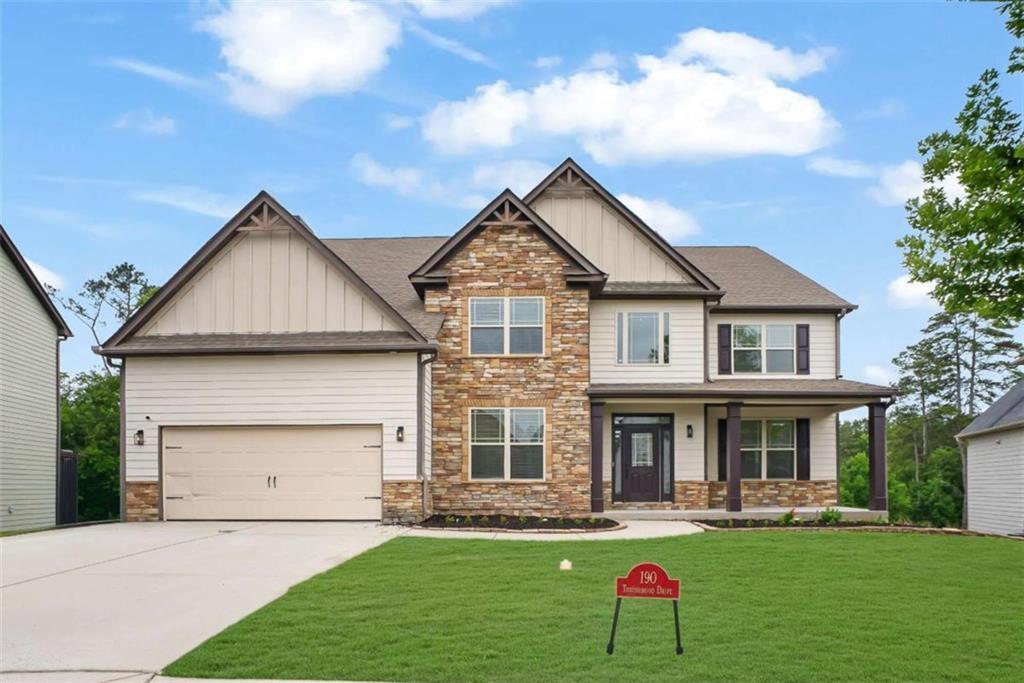 190 Thrushwood Dr., Fayetteville, GA 30215