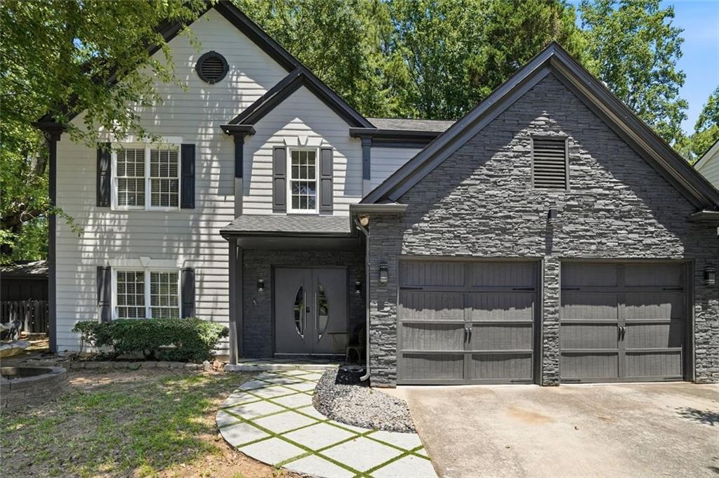 895 Eagle Creek Dr., Lawrenceville, GA 30044