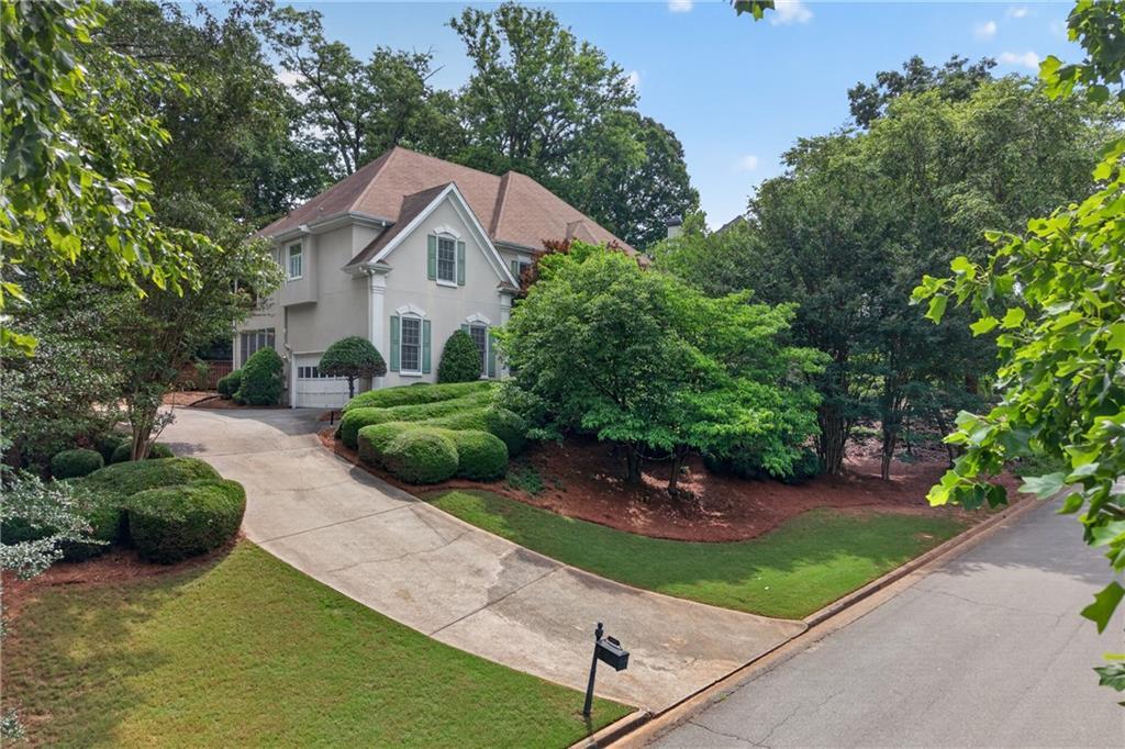 1995 Woods River Ln., Duluth, GA 30097