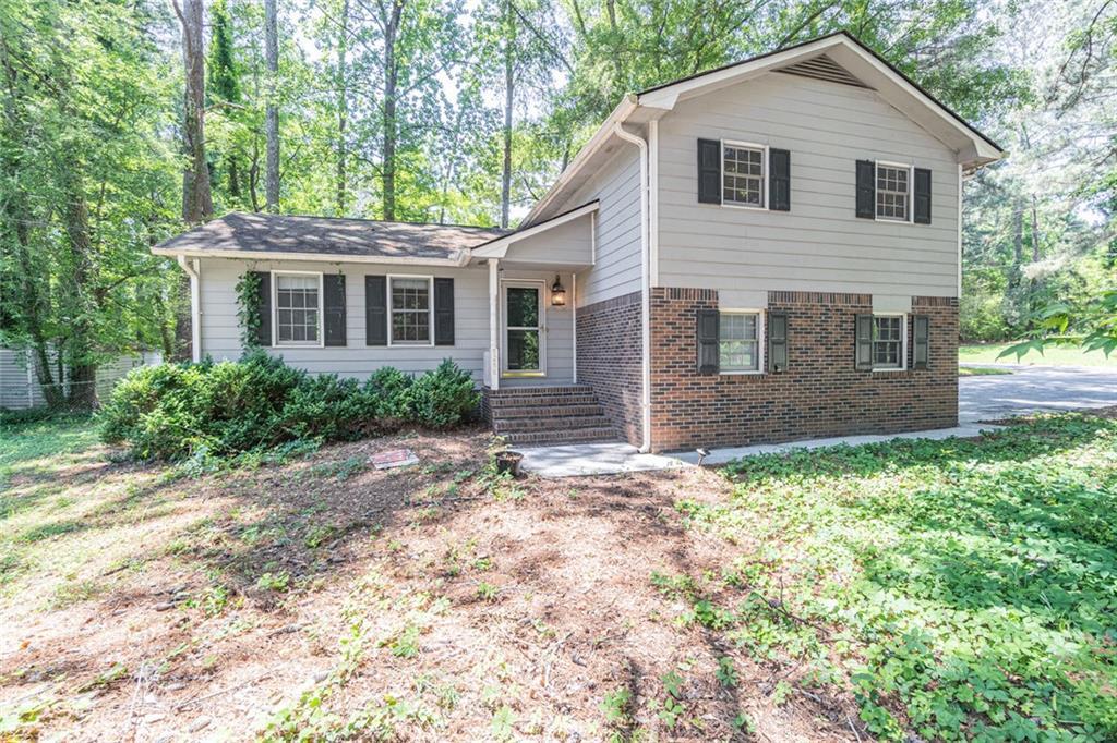 5286 NW Cobblestone Way, Lilburn, GA 30047