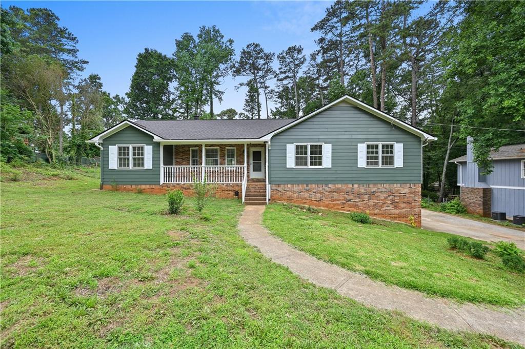 225 Hauteur Pl., Lilburn, GA 30047