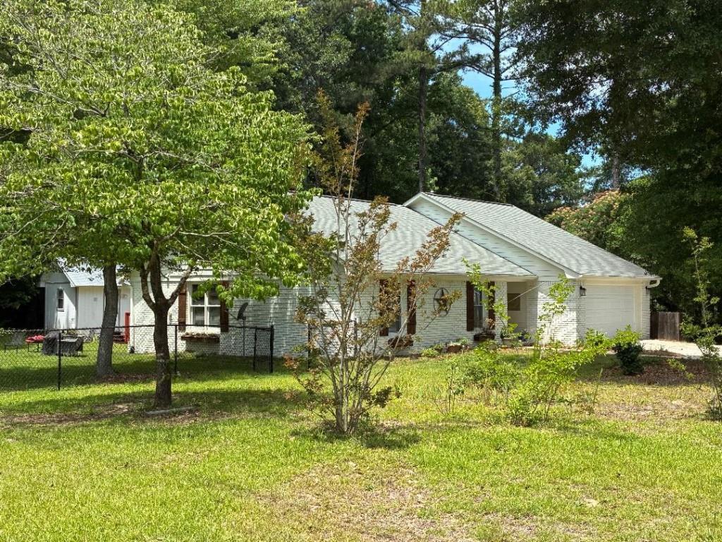 1124 Granite Ln., Loganville, GA 30052