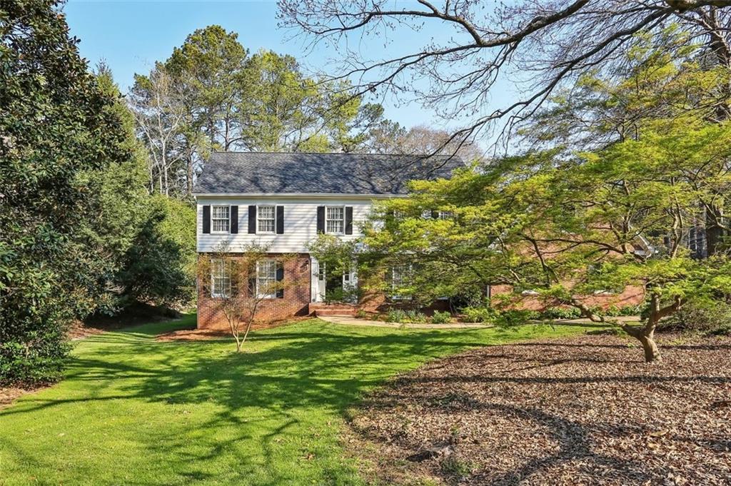855 Old Creek Tr., Atlanta, GA 30328