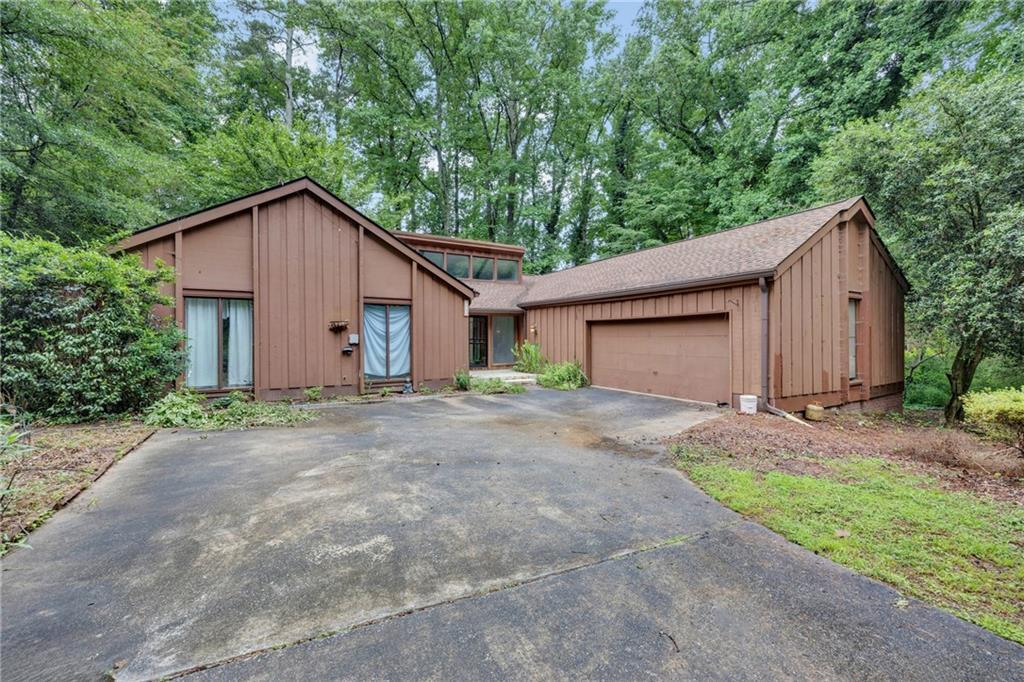 4583 Cedar Park Dr., Stone Mountain, GA 30083
