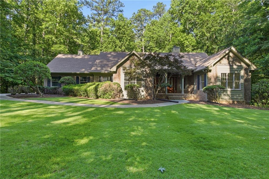5055 Meadowbrook Cir., Suwanee, GA 30024