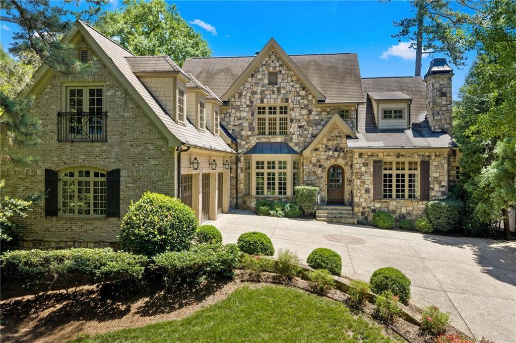 355 Pine Tree Dr., Atlanta, GA 30305