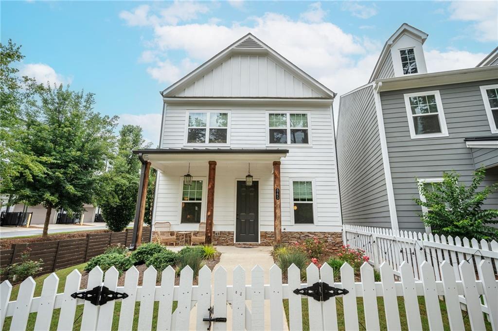 645 Everett Ln., Woodstock, GA 30188