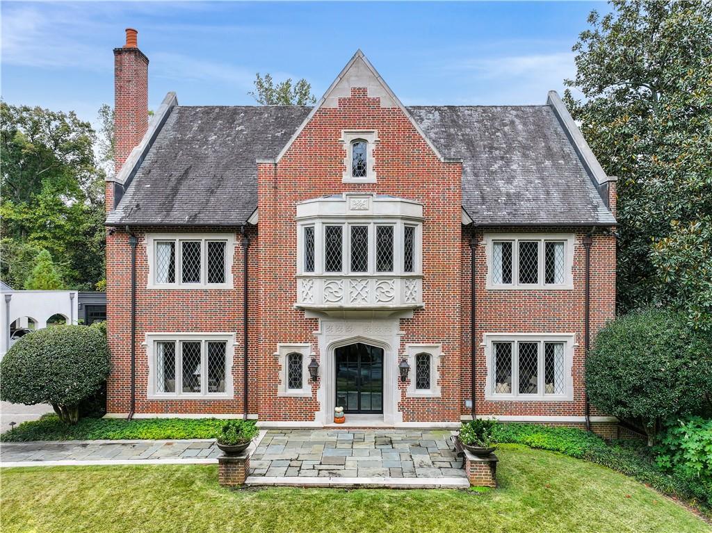369 Pine Tree Dr., Atlanta, GA 30305