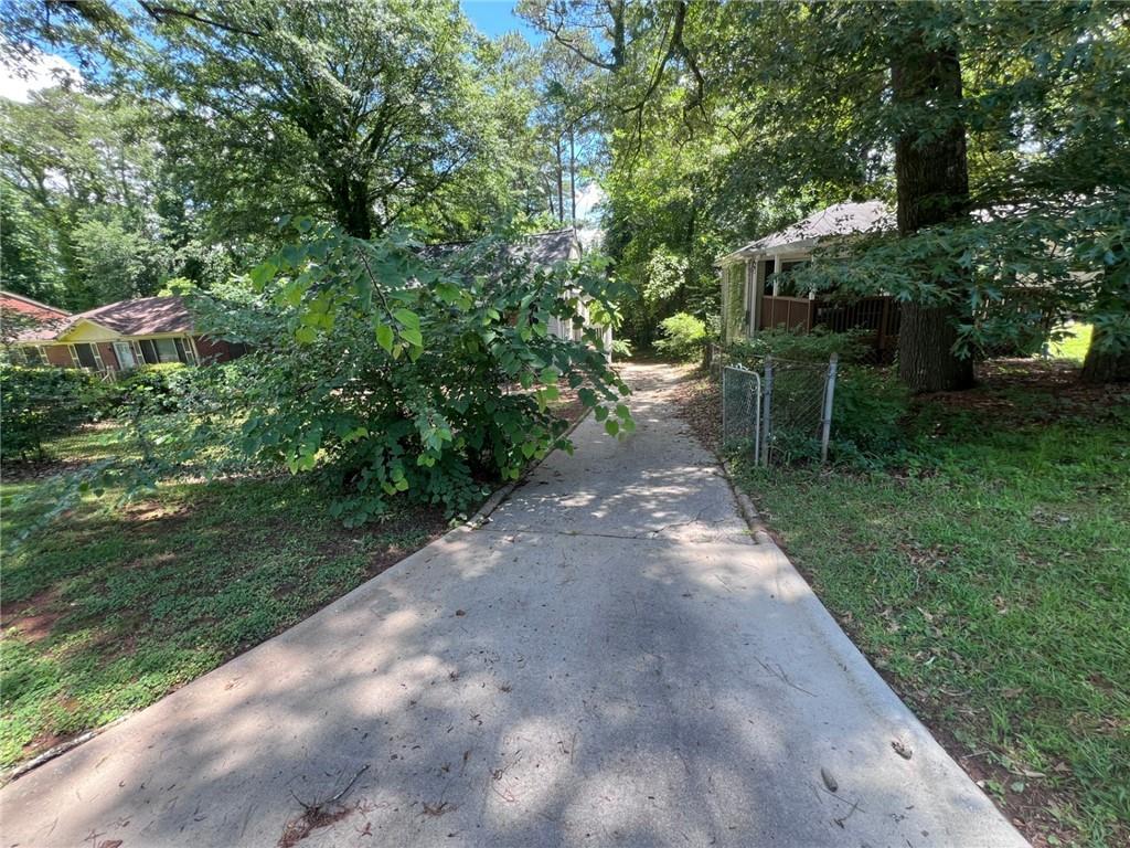 2096 Dellwood Pl., Decatur, GA 30032