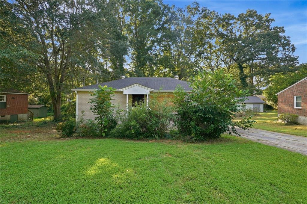 1877 Selwyn Dr., Decatur, GA 30035