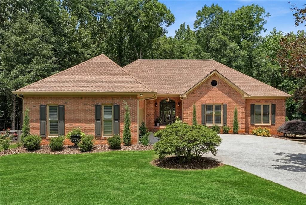 6530 Calamar Dr., Cumming, GA 30040