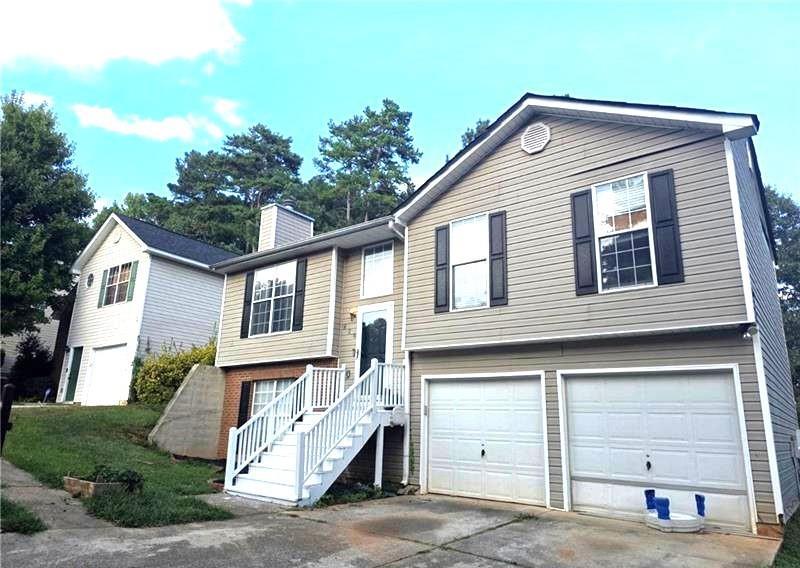 828 Tradd Ct., Stone Mountain, GA 30087