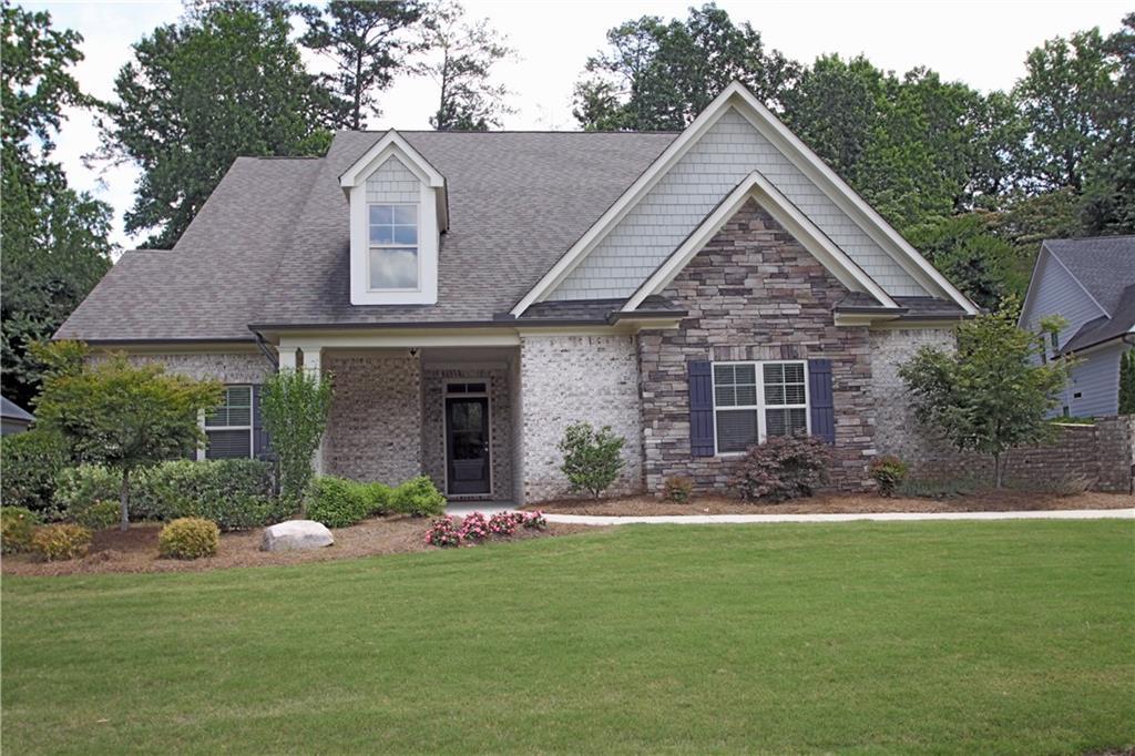 226 Sweetbriar Club Dr., Woodstock, GA 30188